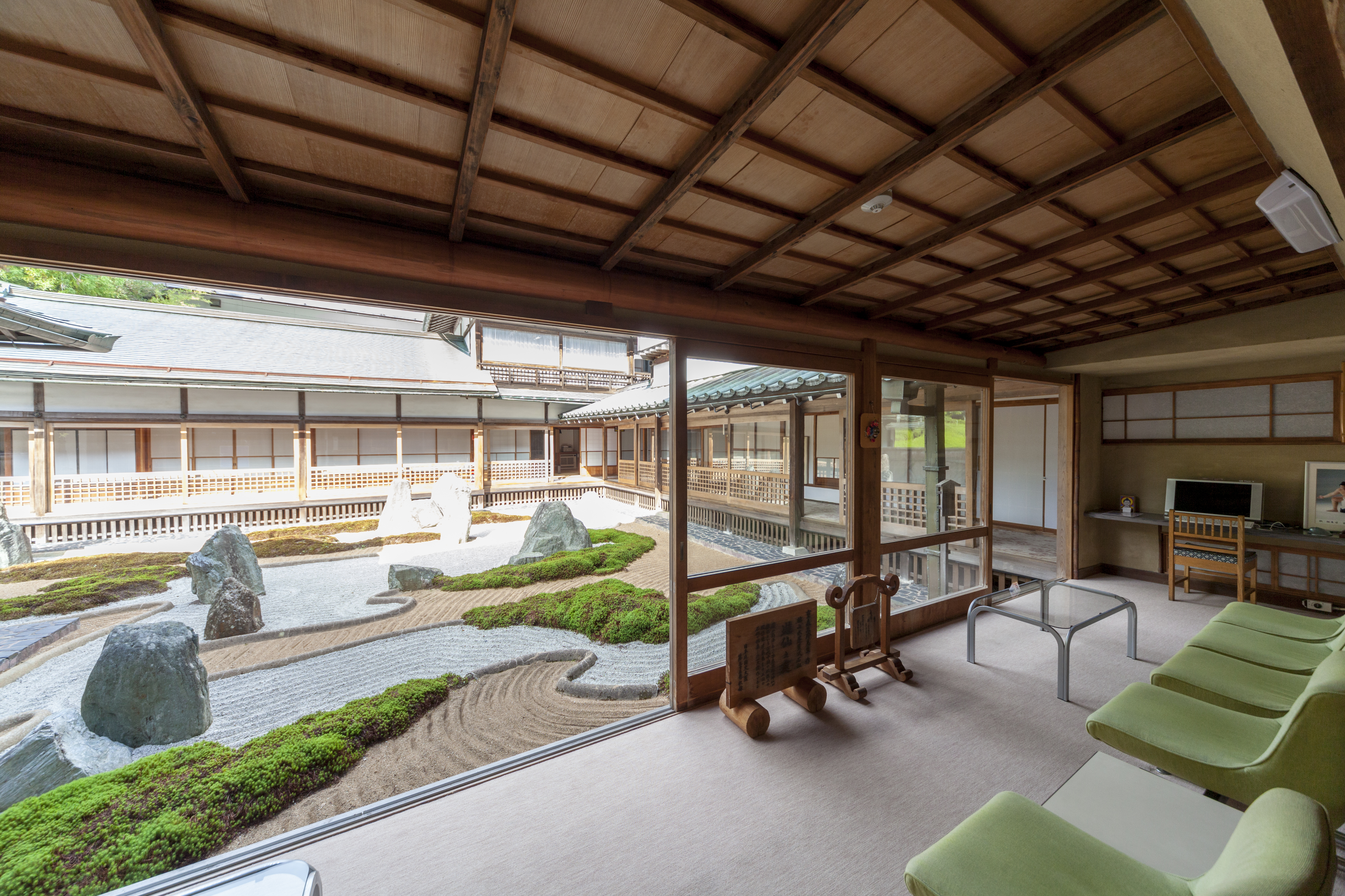 Staying Overnight at a Koyasan Temple